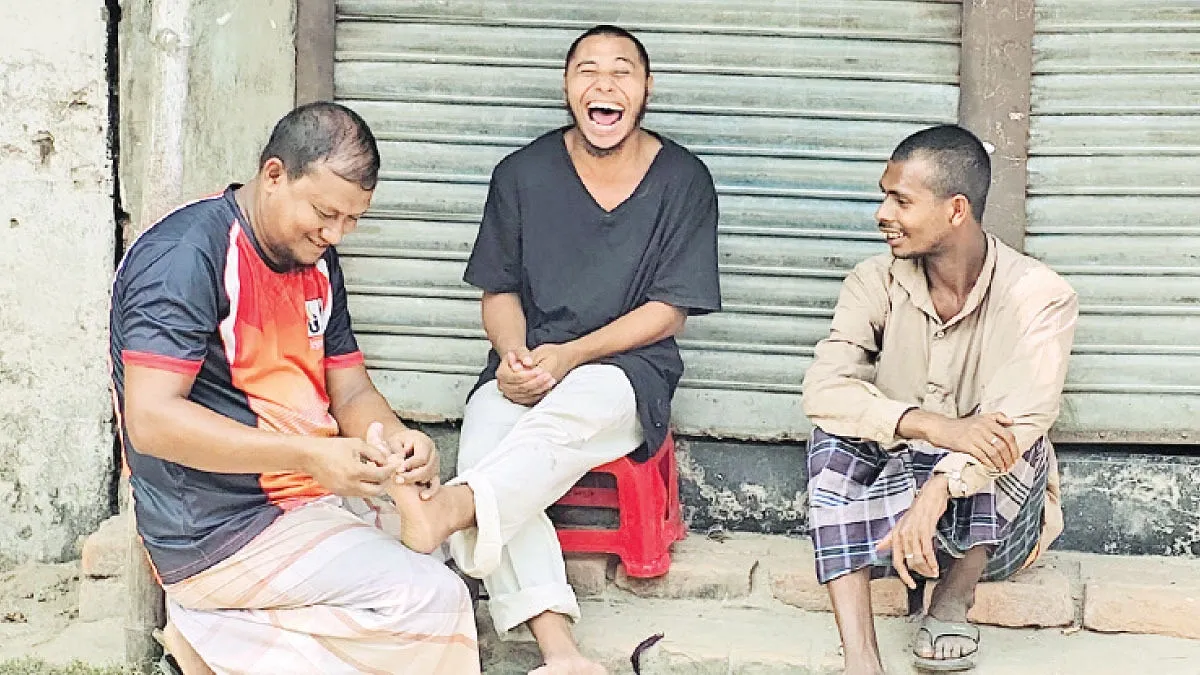 প্রতিবন্ধীদের সেবায় কাজল