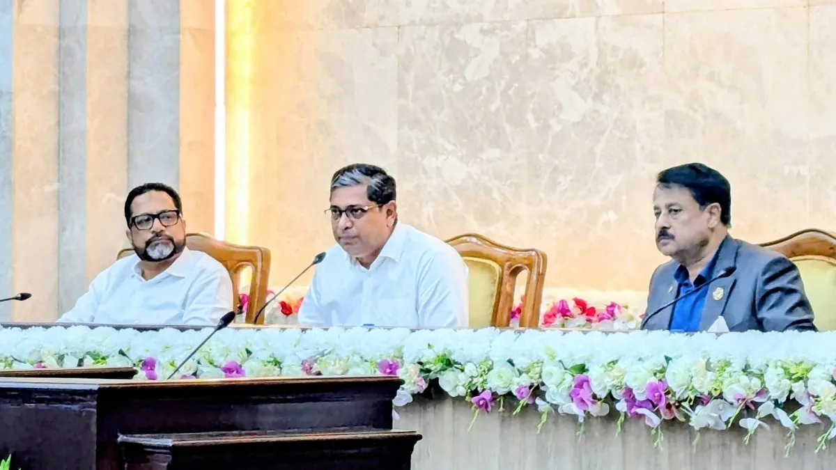 ঢাকাকে বাসযোগ্য করতে অভিযানে নামছে ২০ টিম, কঠোর নির্দেশনা প্রতিমন্ত্রীর