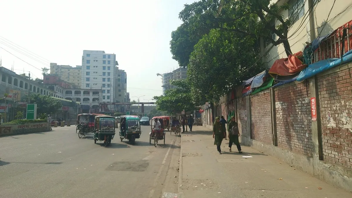 মিরপুরের ফুটপাতে ফিরেছে স্বস্তি, হকাররা এখন কোথায়