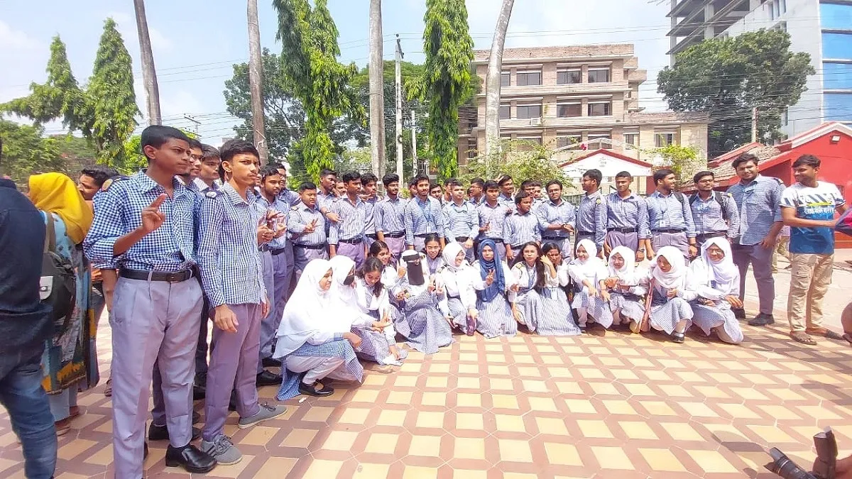 রাজশাহী শিক্ষা বোর্ডে এগিয়ে ছাত্ররা