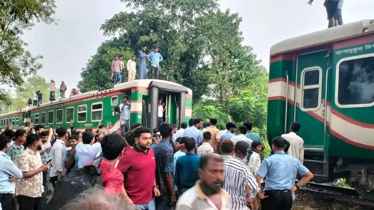গফরগাঁওয়ে চলন্ত ট্রেনের বগি বিচ্ছিন্ন