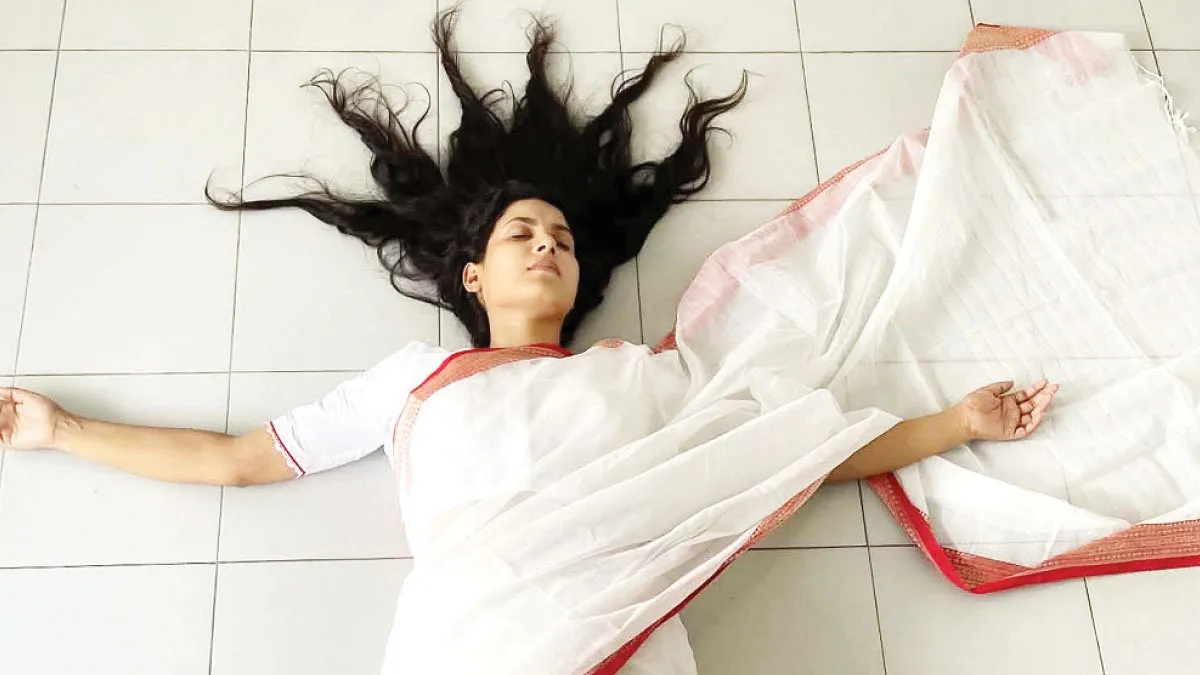লোকবিশ্বাস ও যুক্তি নিয়ে ‘দেবী’