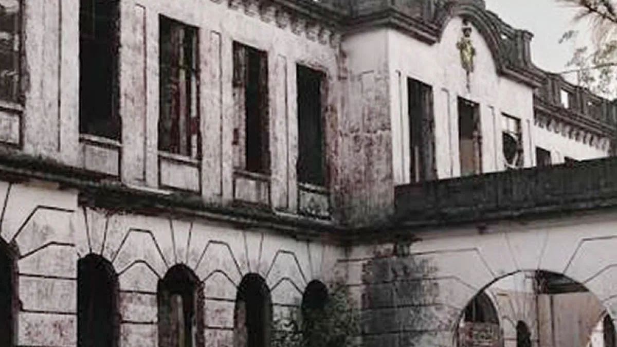 ভুতুড়ে হোটেল