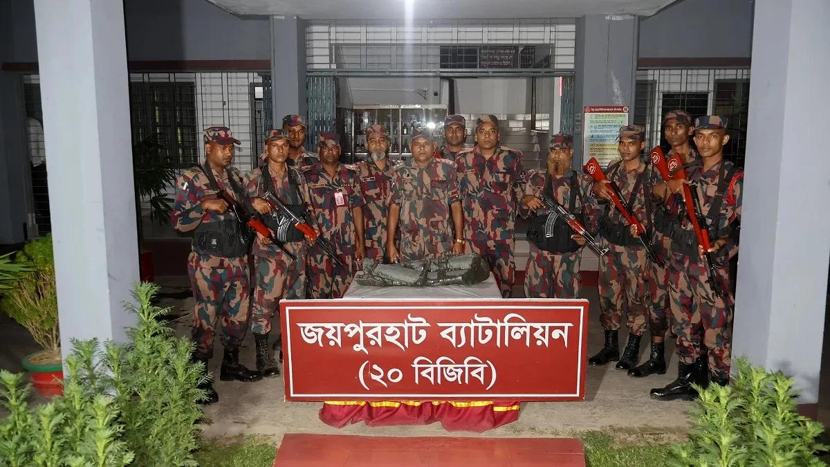 জয়পুরহাটে নদী থেকে কষ্টিপাথরের বিষ্ণুমূর্তি উদ্ধার