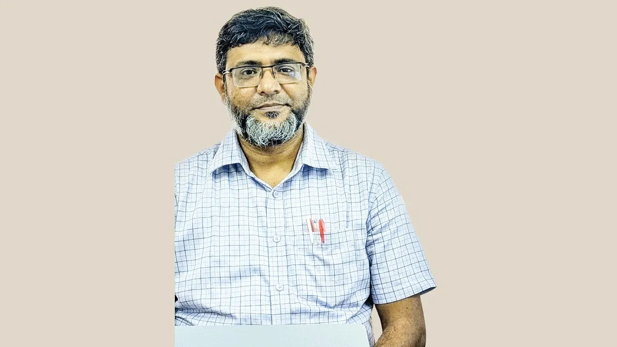 আলো জ্বেলে যাই