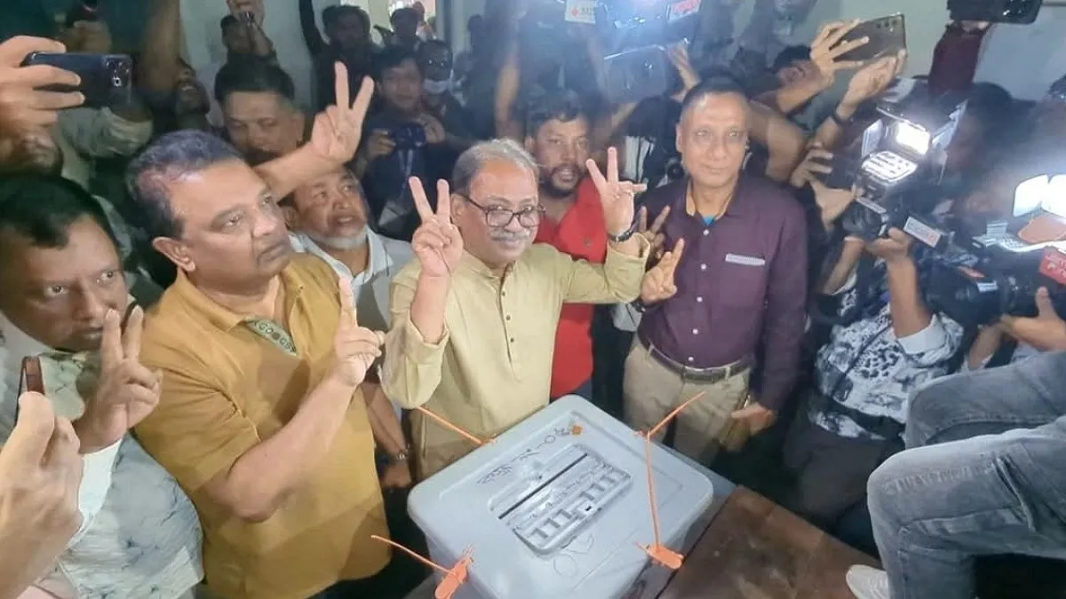 ঠাকুরগাঁও-১ আসনে ভোট দিলেন প্রার্থীরা