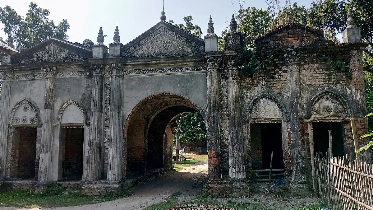 ধ্বংসের দ্বারপ্রান্তে ২০০ বছরের ঘুঘুডাঙ্গা জমিদার বাড়ি