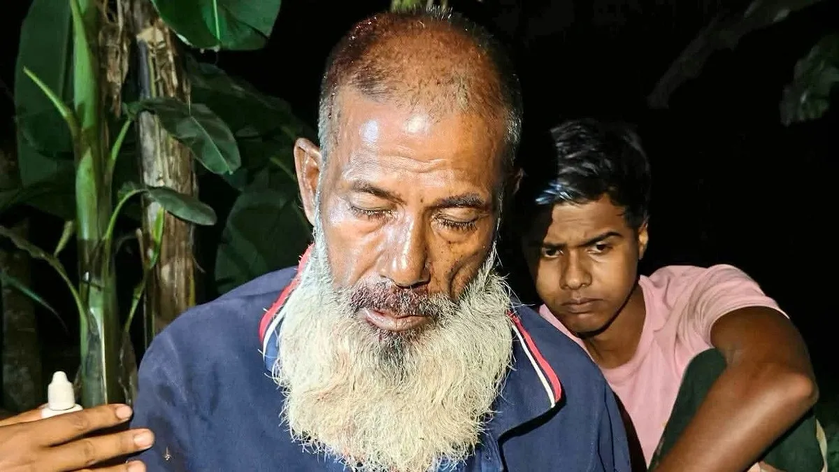যাত্রীবেশে চালককে কুপিয়ে জখম করে ভ্যান ছিনতাই
