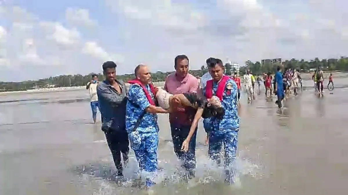 ঘুরতে এসে সাগরে প্রাণ গেল কিশোরের, উদ্ধার ১৫ শিক্ষার্থী