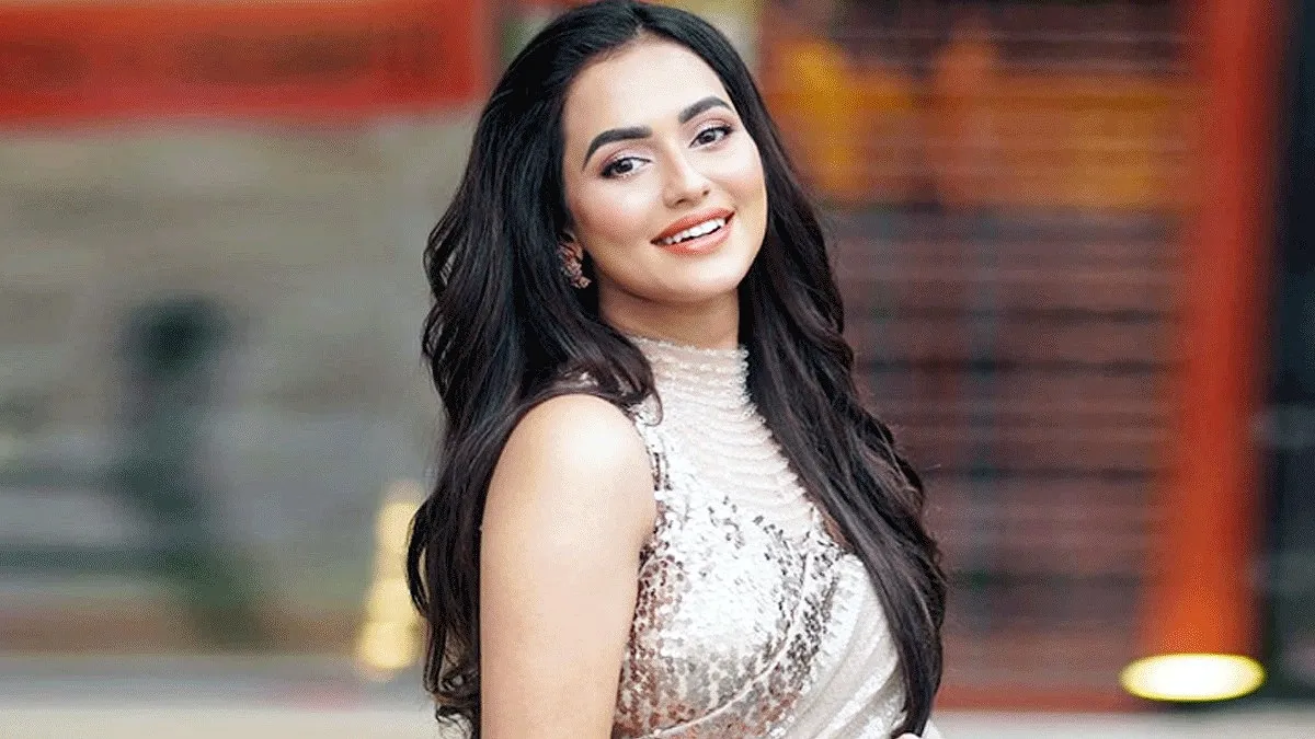 নুসরাত ফারিয়ার ‘লজ্জা’