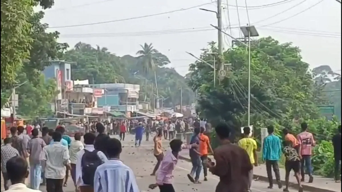 টুঙ্গিপাড়ায় দুই গ্রামবাসীর মধ্যে সংঘর্ষ, আহত ১০