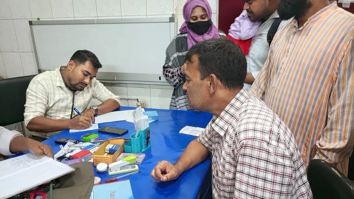 গাংনীতে শিয়ালের কামড়ে নারী-শিশুসহ আহত ১৪