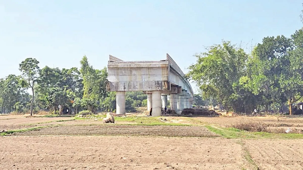 দিনাজপুরে হেতু ছাড়া সেতু