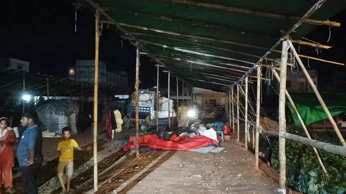 অনুমতি ছাড়াই বাণিজ্যমেলার আয়োজন, প্রশাসনের অভিযানে পণ্ড