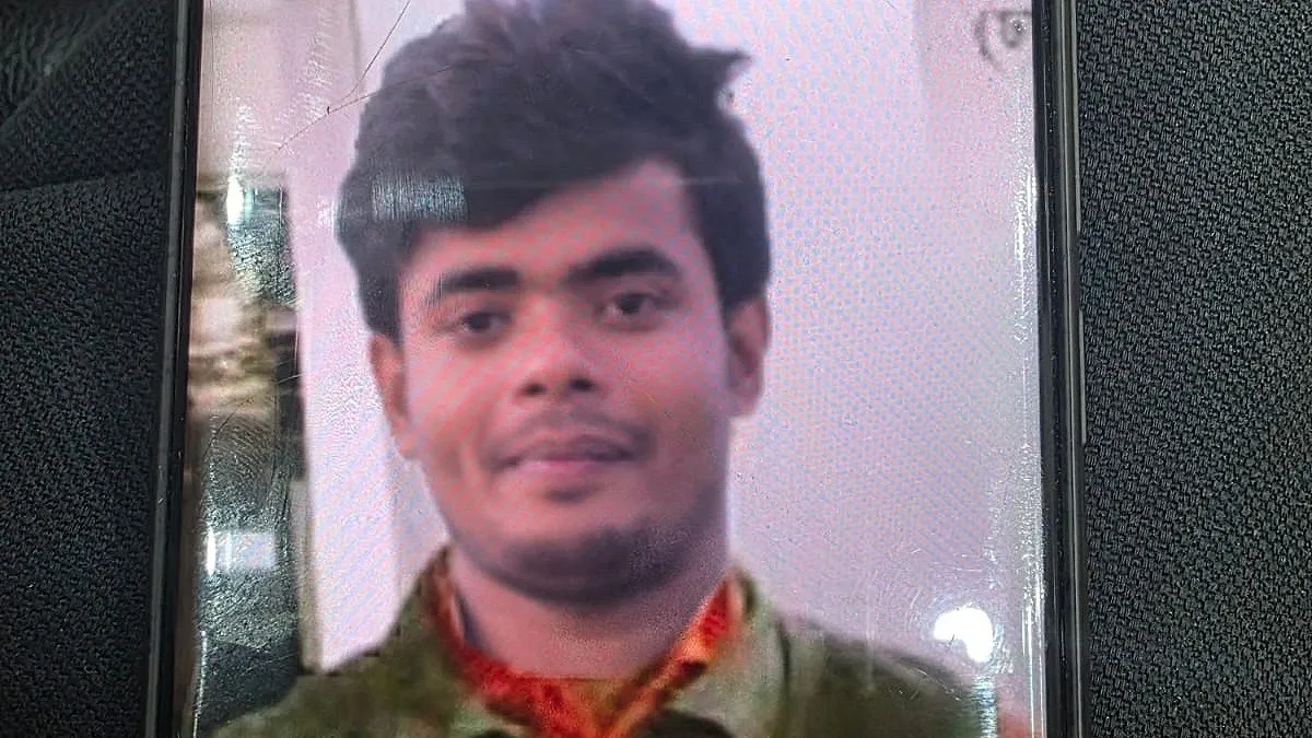 সিআইডি পরিচয়ে বাইক ছাড়াতে গিয়ে গ্রেপ্তার যুবক