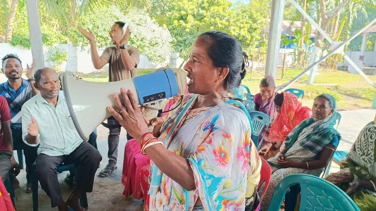 ‘মালিক হঠাও, বাগান বাঁচাও’ স্লোগানে উত্তাল চা-বাগান, মজুরির দাবিতে আন্দোলনে শ্রমিকরা