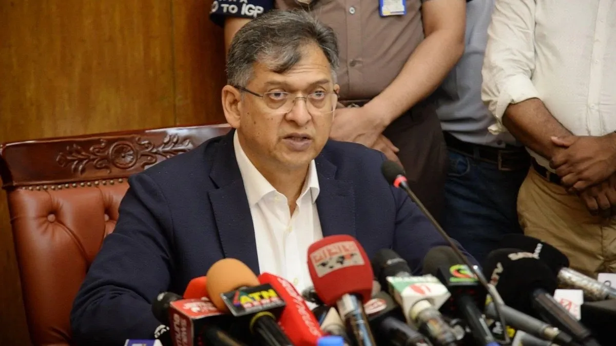 আইজিপিকে নিয়ে নরম সুর স্বরাষ্ট্রমন্ত্রীর