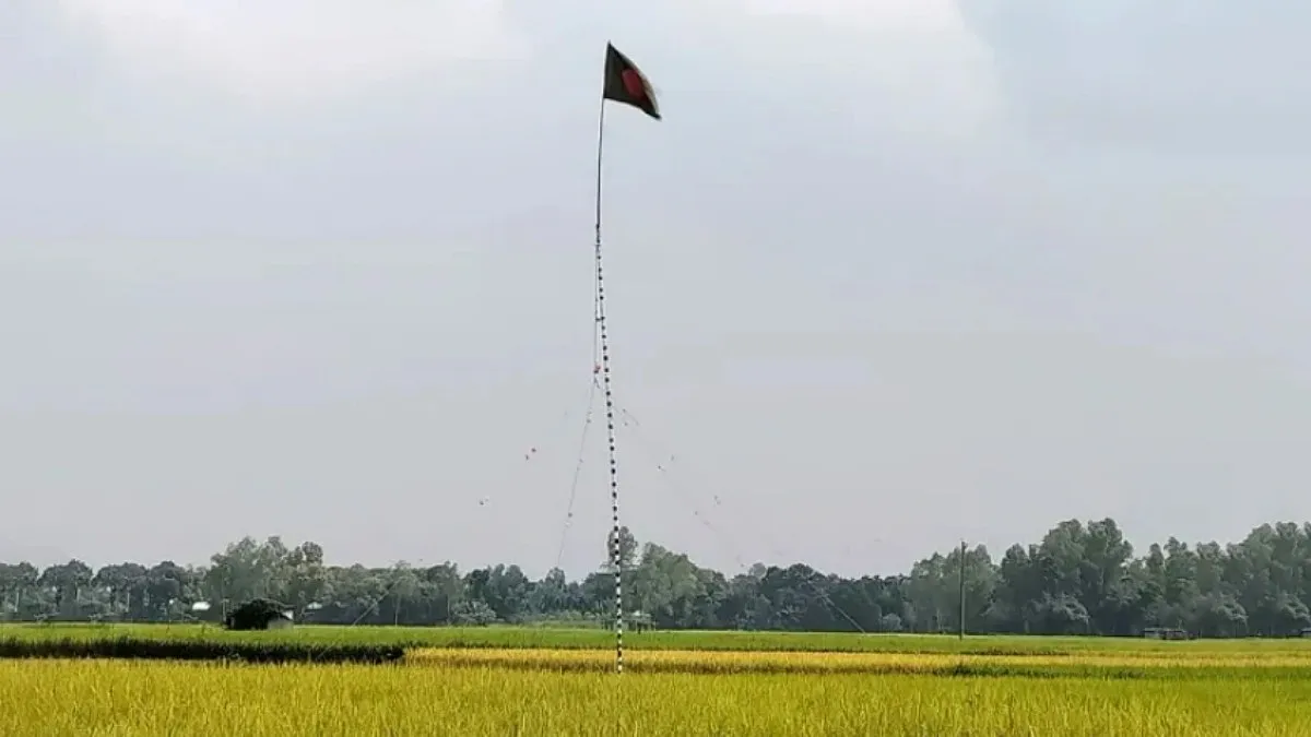 চাঁদা তুলে খেলার মাঠ কিনলেন গ্রামবাসী, পাশে দাঁড়ালেন ক্রীড়ামন্ত্রী