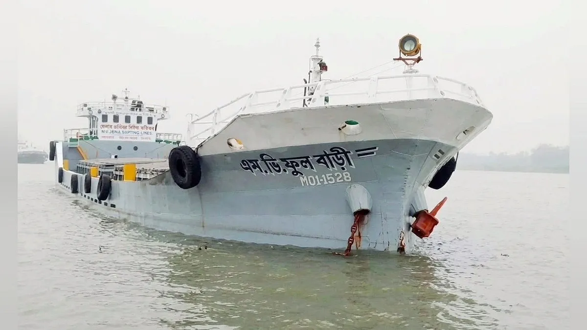 ১২০০ টন কয়লা নিয়ে পশুর নদীতে ডুবল কার্গো জাহাজ