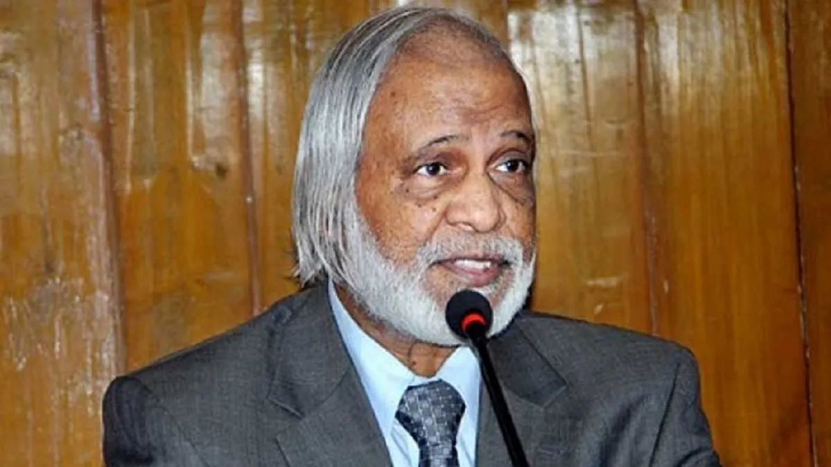বুকে তীব্র ব্যথা নিয়ে হাসপাতালে মঈন খান