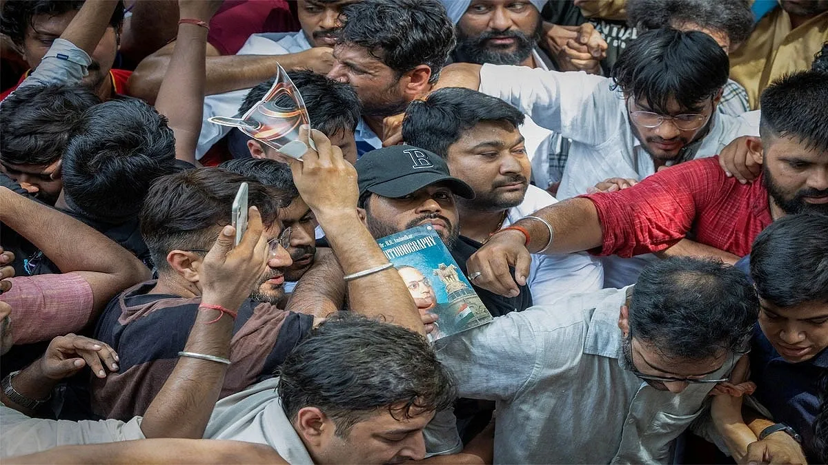 Cockroach Party Protest in Delhi Leads to Scuffles, 6 Arrested