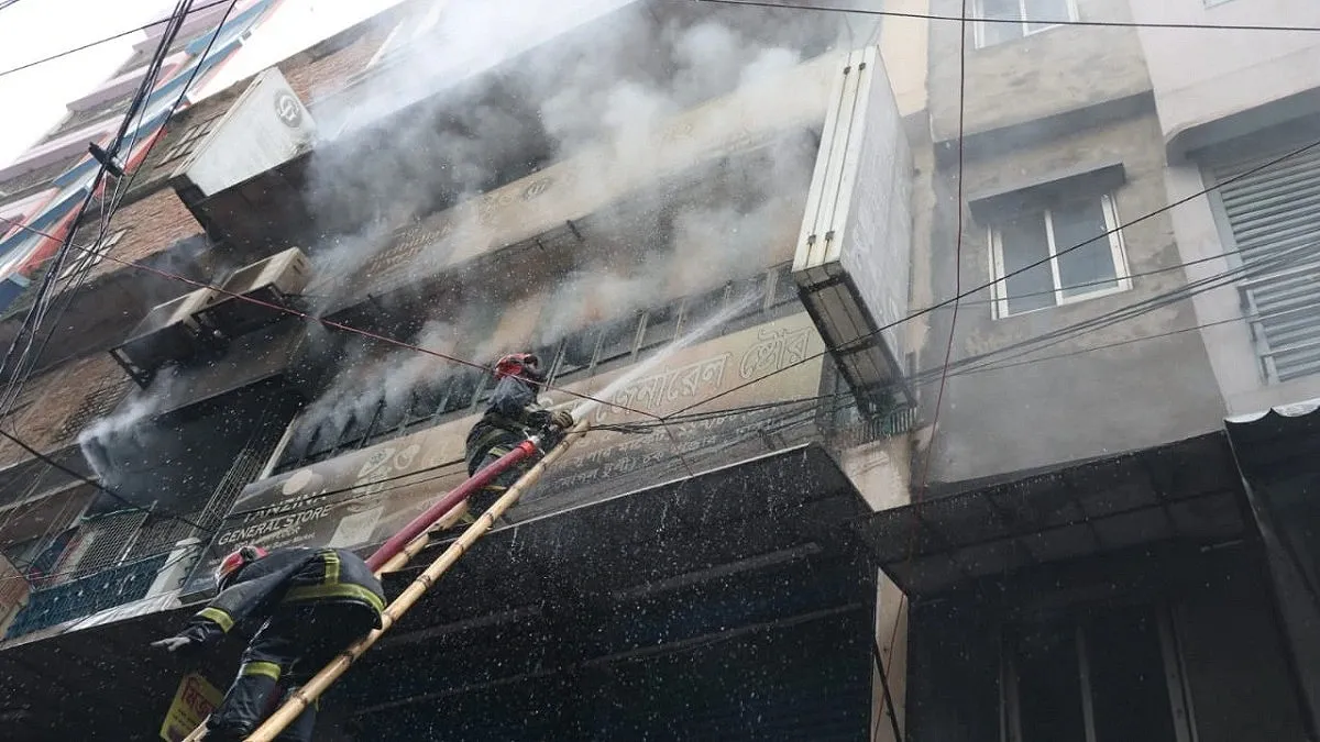 Fire Erupts at Chawkbazar Building, Six Units Respond