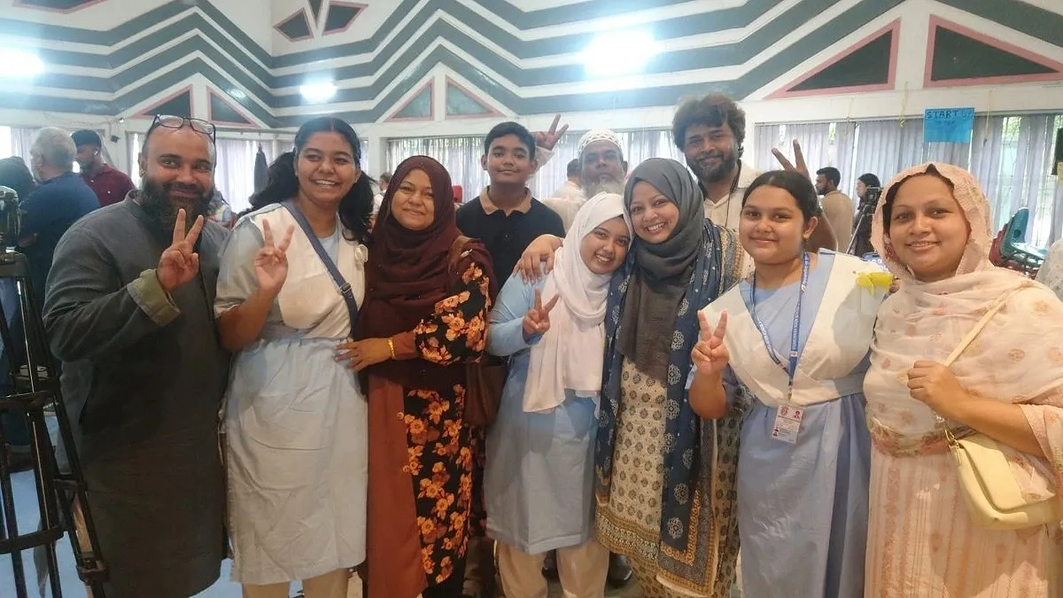10 friends together for 14 years, all achieve Golden A Plus