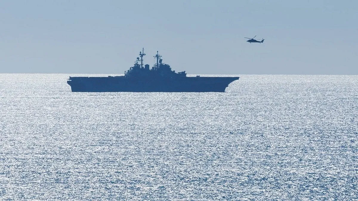 US sailors attempt to jump into sea amid mental stress
