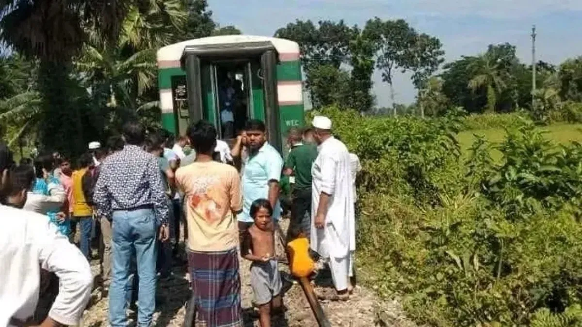 Two coaches of Tista Express become detached in Gafargaon