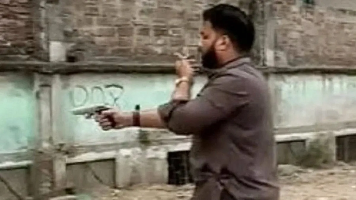 30 to 35 people were charging toward me, so I raised my weapon: Ishraque