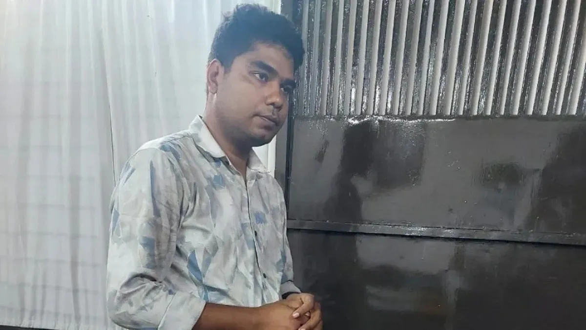 Constable arrested for attempted parcel hijack in Chattogram